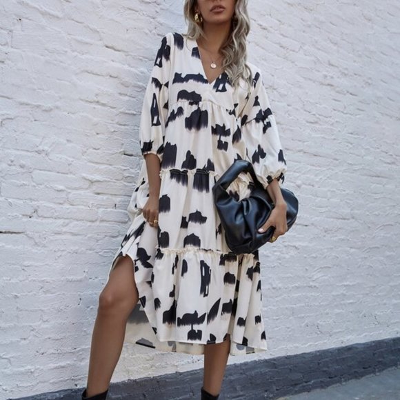 All Over Print V-neck Ruffle Hem Smock Dress - Picture 3 of 7